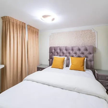 Akiro Boutique Hotel *